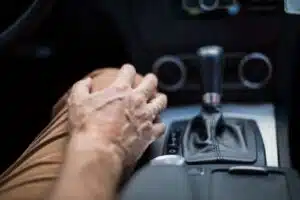 knee pain when driving